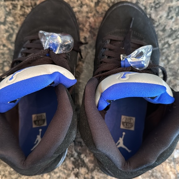 Air Jordan 5 retro Black and Blue Air Jordan Sneakers EUC 5.5Y - Picture 9 of 16